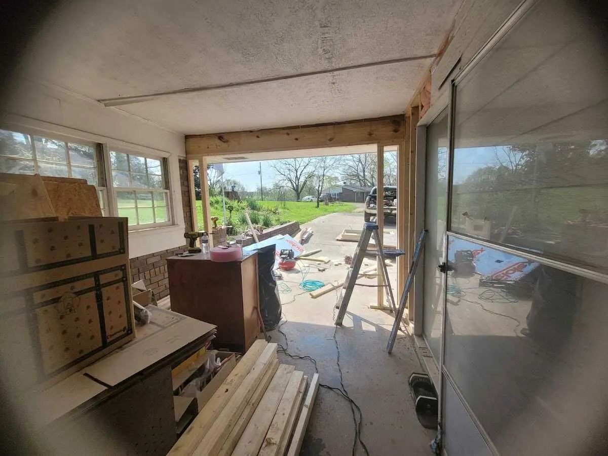 Air movers and dehumidifier for Drying & Dehumidification in Zanesville